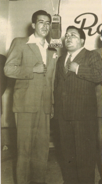 Alberto Valencia and Gonzalo Ben�tez perform at Radio Quito